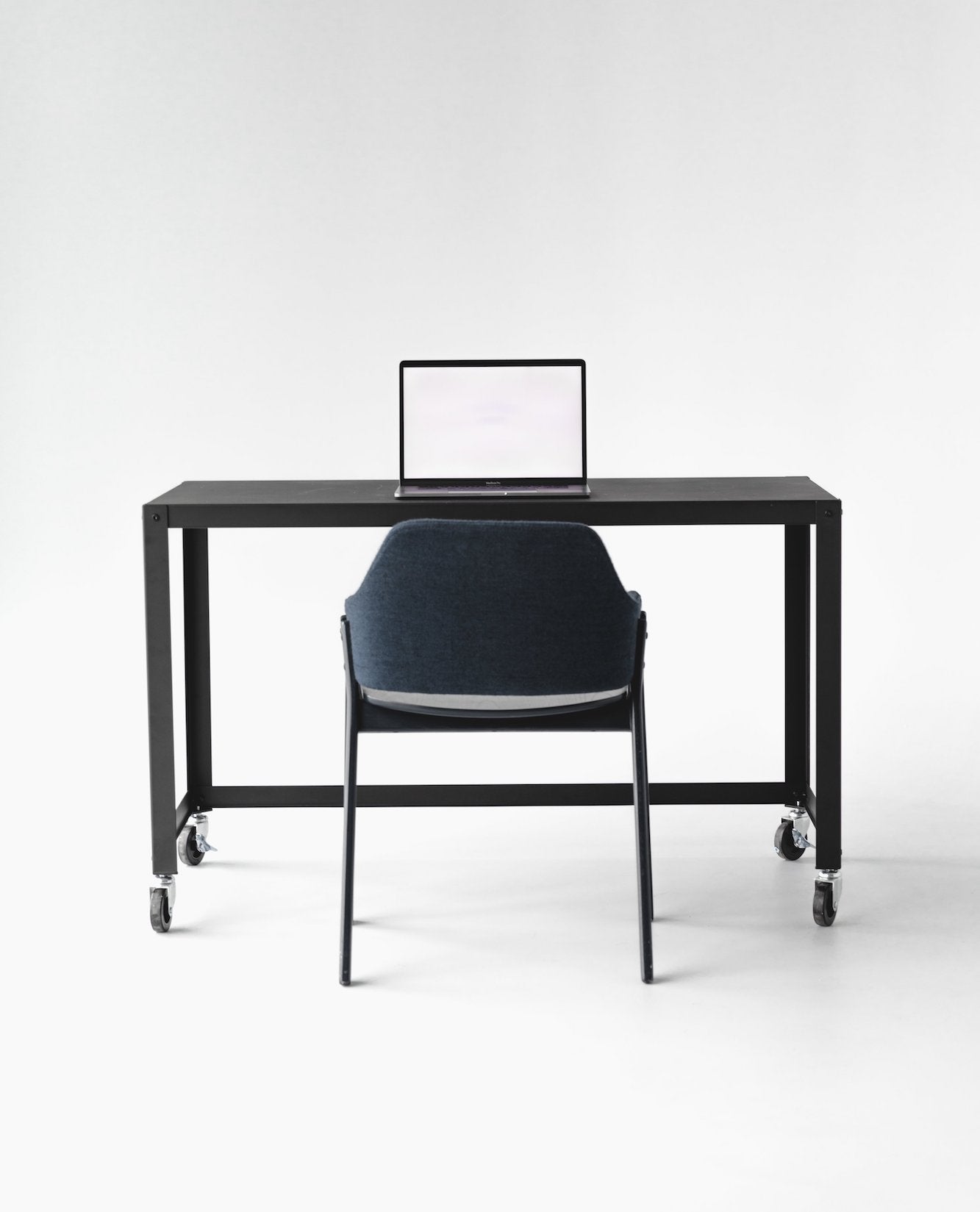 Office Furniture. Computer desks and gaming chairs HSD Wholesale